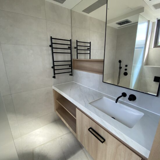 RESIDENTIAL - Bathroom - Aria White & Glem White